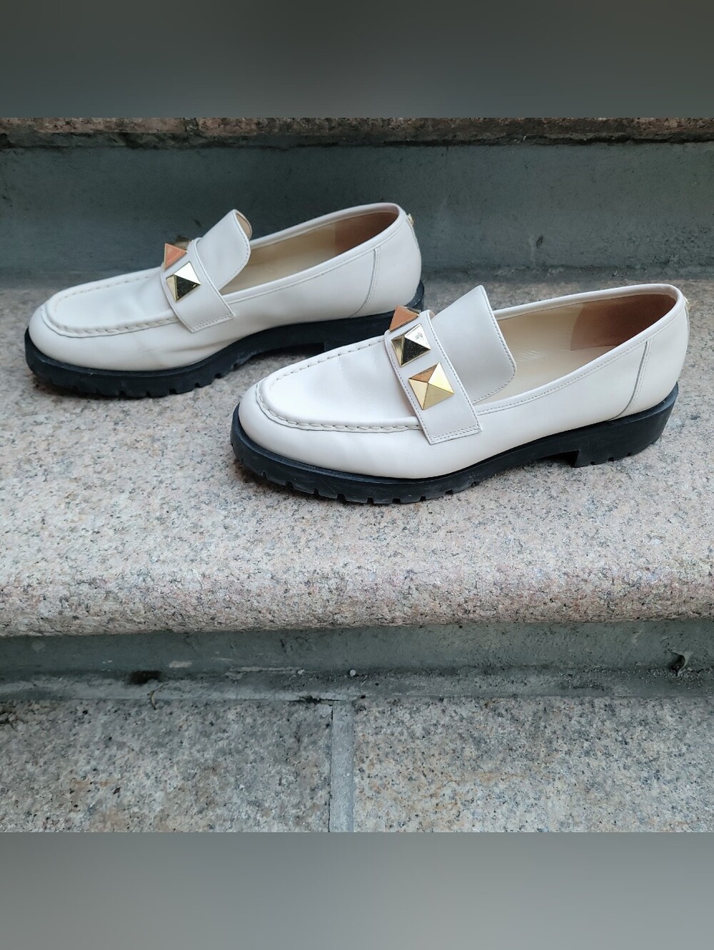 Michael Kors Leather Studded Loafers Cream Ivory Gold Hardware Size 10 - Picture 5 of 7